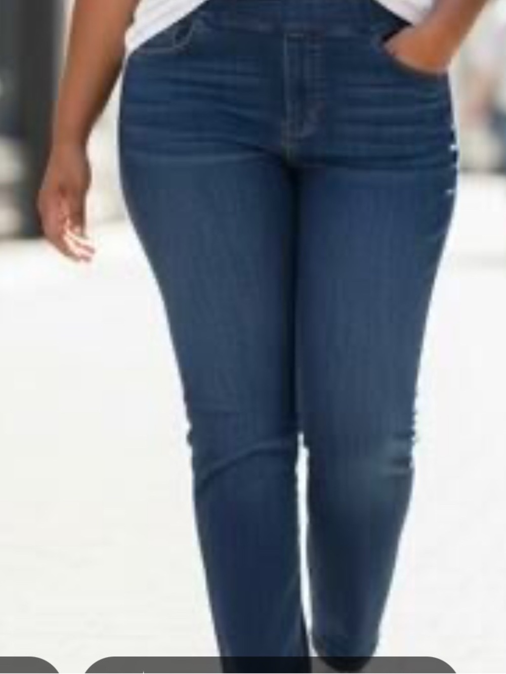 Lincoln Outfitters Straight-Leg Women’s Jeans in Dark Blue